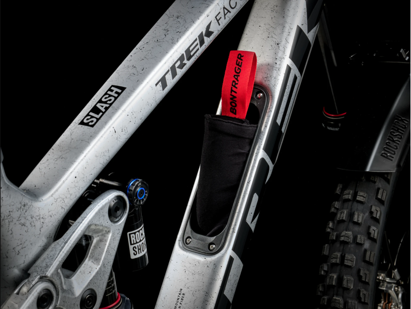 Trek Slash 9.9 XX AXS Gen 6 Full Suspension Mountain Bike 2024 in Argent Drizzle-4